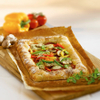 Pizza mit gefülltem Käserand