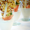 Spargel-Panna Cotta im Glas mit Parmesan-Speck-Chips