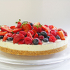 Holunderblüten-Frischkäse-Kühlschranktorte mit Beeren