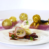 Schweinefilet mit Nussfüllung, Selleriepüree und Balsamicopfirsich