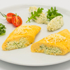 Mit Käse und Kräutern gefülltes Reisomelette