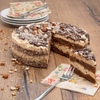 Nusstorte mit Vanillecremefüllung