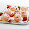Mit Erdbeermousse gefüllte Eclairs