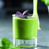 Veganer Gurken Basilikum Matcha Shot