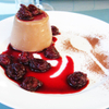 Schokolade Panna Cotta mit Balsamicokirschen